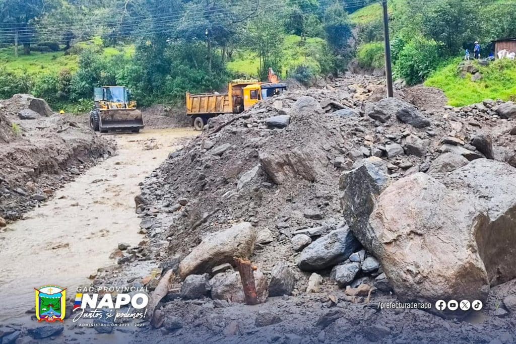 80 apoyo en limpieza de derrumbes en el sector maspa, parroquia cuyuja (8 julio)