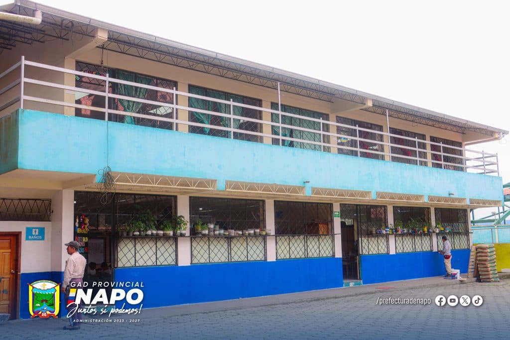 adecentamiento integral en la unidad educativa josé peláez catón fortalece espacios para el aprendizaje en tena