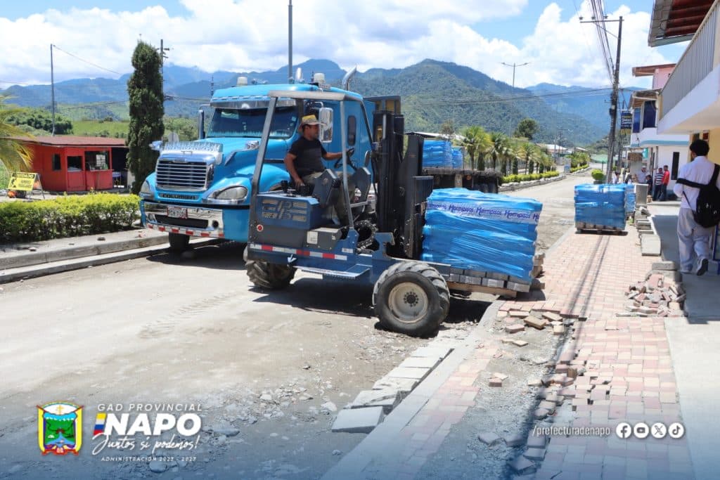 adoquinado vial en borja alcanza 65 de avance y mejora la conectividad urbana