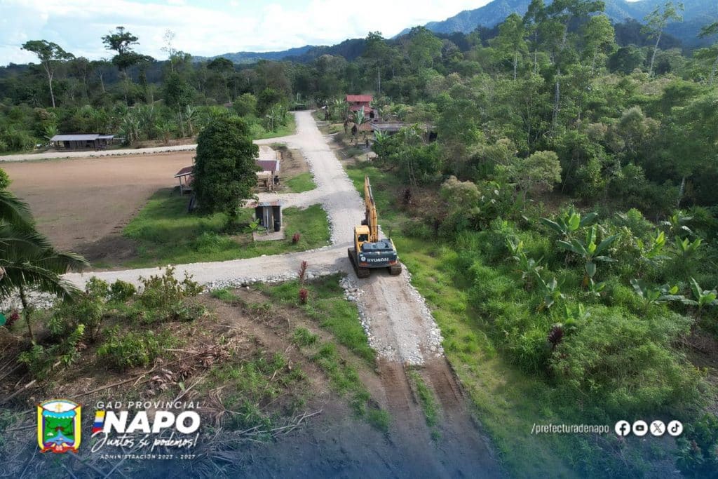 apertura y lastrado vial en la comunidad las carmelitas