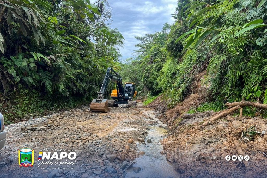 atención de derrumbe en la parroquia chonta punta