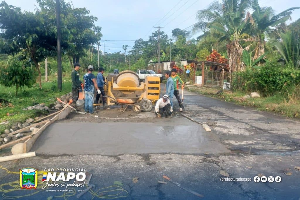 construcción de rompe velocidades en pano – sector uchukulin