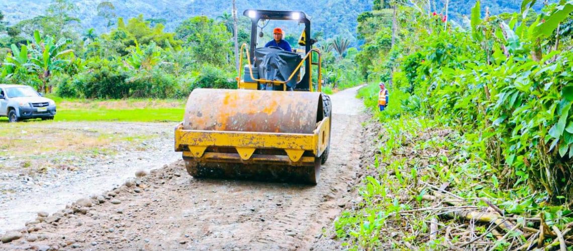 17 reconformación vial en muyuna (20 mayo)