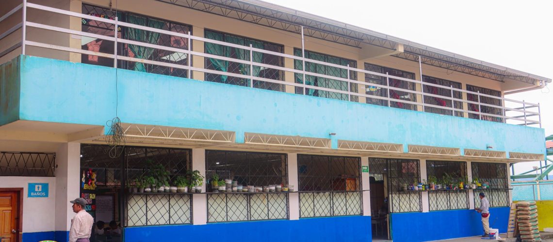 adecentamiento integral en la unidad educativa josé peláez catón fortalece espacios para el aprendizaje en tena