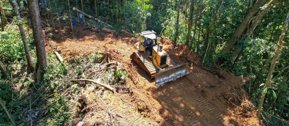 apertura de la nueva carretera peñas yaku – atuni urku, parroquia talag, cantón tena