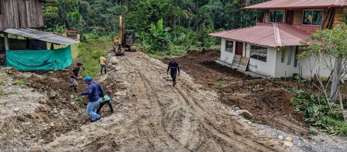apertura y lastrado de vía en la comunidad kichwa san pedro de alto pano