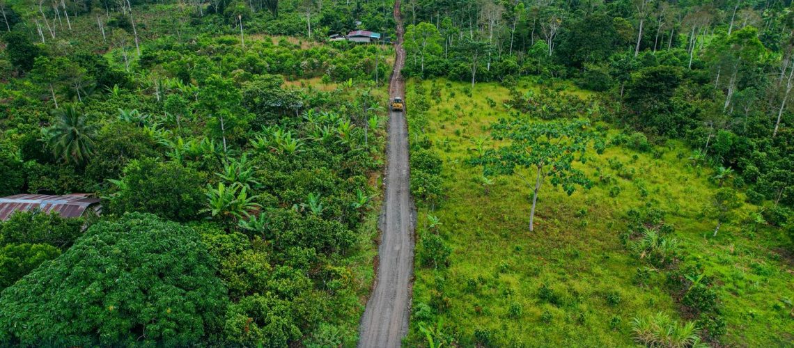 apertura y lastrado del tramo vial desde ñukanchi allpa de kanambu hasta reina del cisne