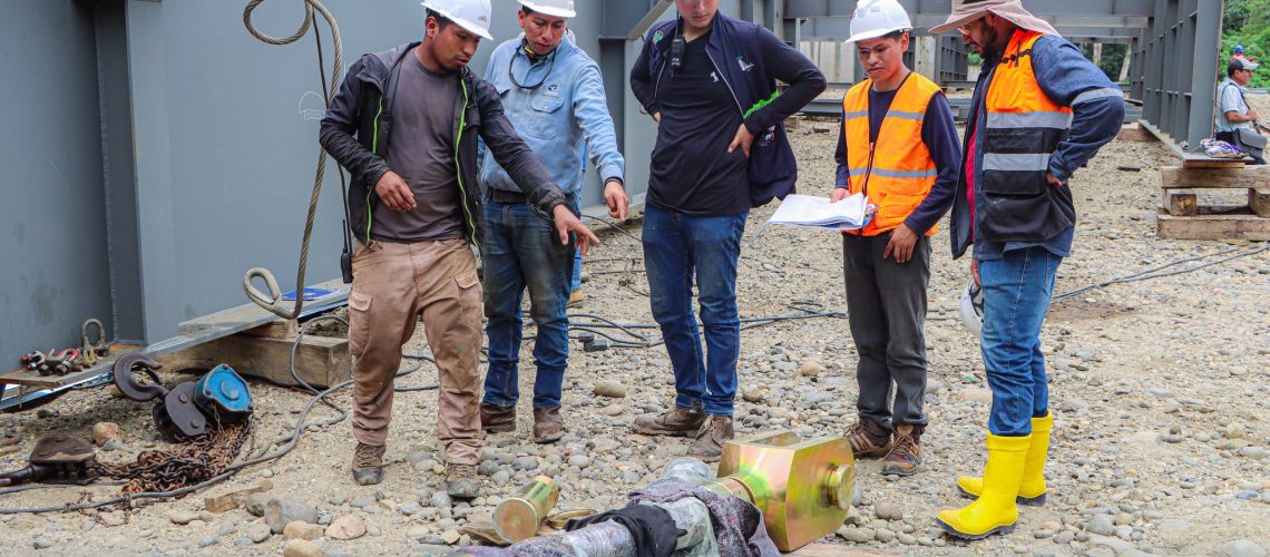 avance en la construcción del puente sobre el río arajuno fortalece la conexión entre napo y pastaza