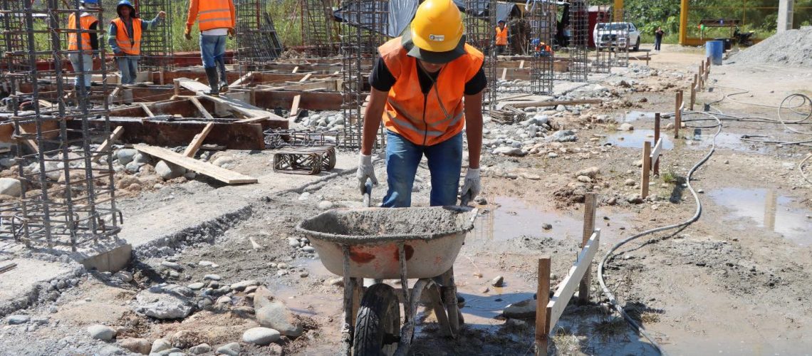avanza con la construcción de los graderíos del estadio fedelban