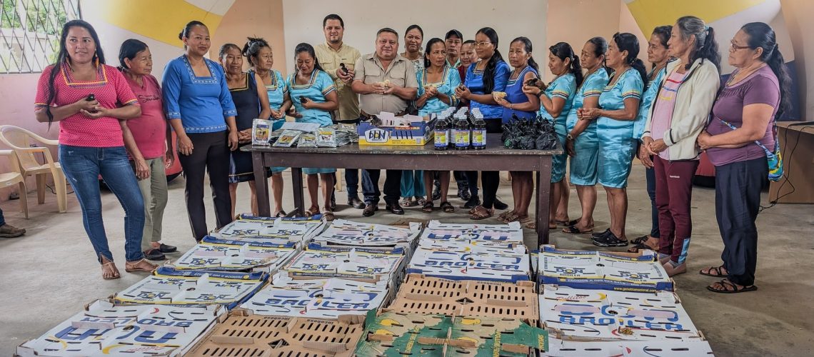 entrega de insumos avícolas – asociación de mujeres kichwas de rukullakta, archidona