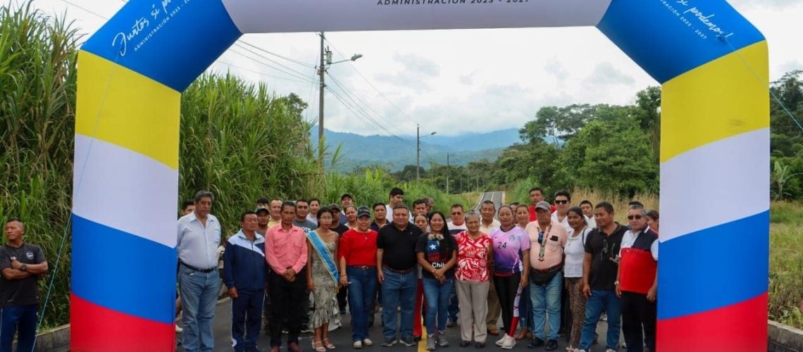 entrega de la primera etapa de asfaltado de la vía bajo shicama – cantón archidona