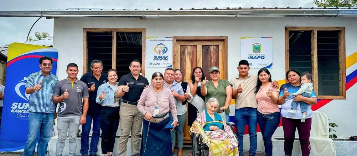 entrega de vivienda del programa sumak kawsay wasi en el cantón carlos julio arosemena tola