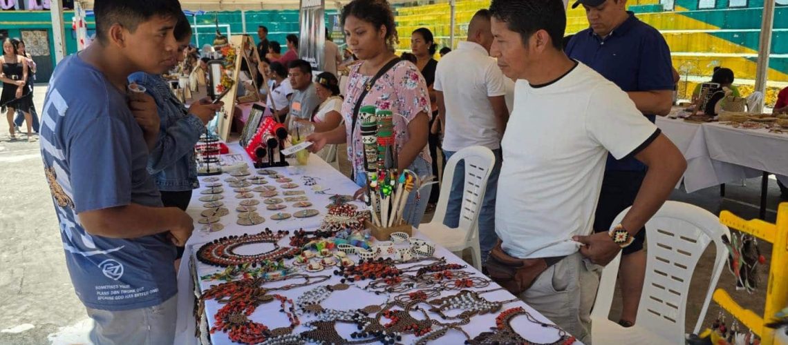 feria productiva, artesanal y gastronómica reunió a emprendedores de toda la provincia en tena