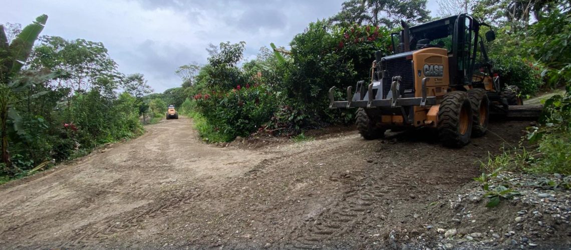 mantenimiento de 1.5 km de vía comunidad uchuculín