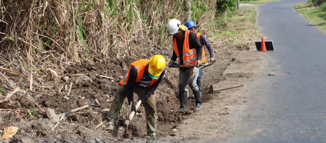 mantenimiento vial en la vía awayacu – lushianta