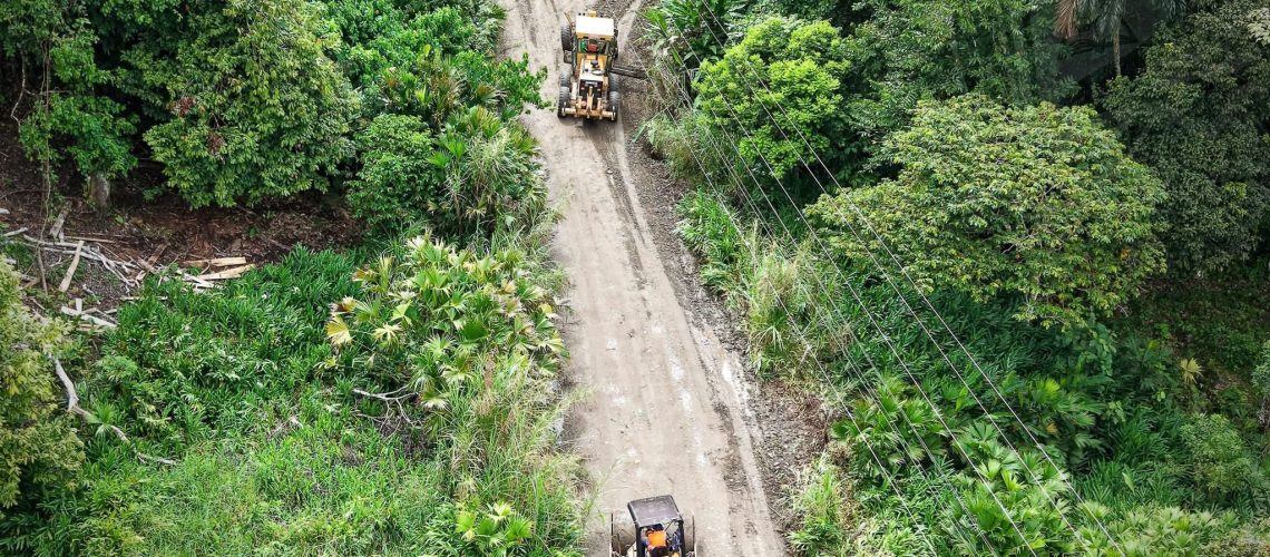 mantenimiento vial en pununo – pucachicta fortalece la movilidad en misahuallí