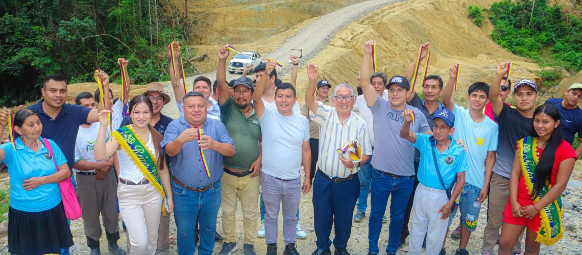 nauguración del segundo tramo del anillo vial san francisco de apuya – 20 de enero, parroquia puerto napo, cantón tena