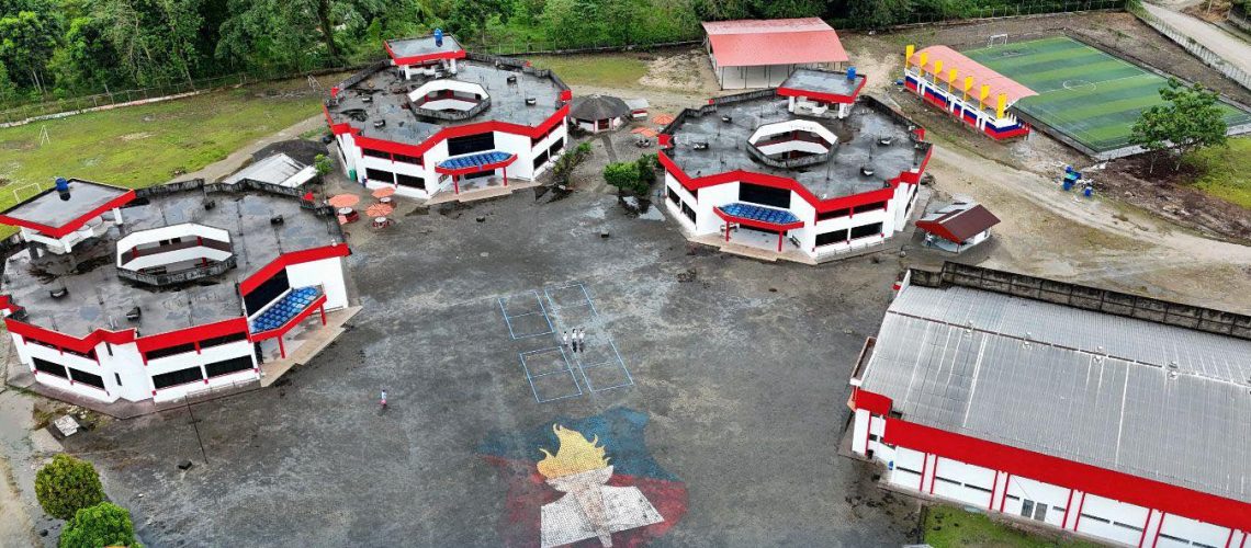 pintura de toda la parte externa de la unidad educativa fiscomisional san josé