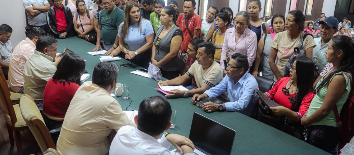 prefecto de napo atiende a delegaciones de comunidades y juntas parroquiales en audiencia pública