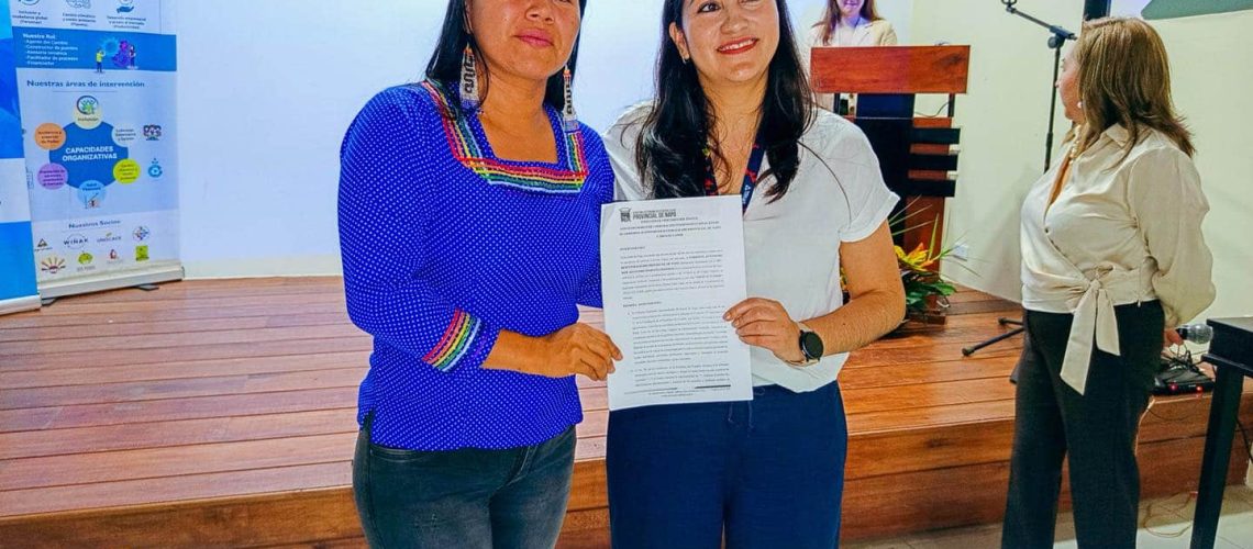 prefectura de napo y la organización trias realizaron la firma simbólica del convenio marco de cooperación interinstitucional