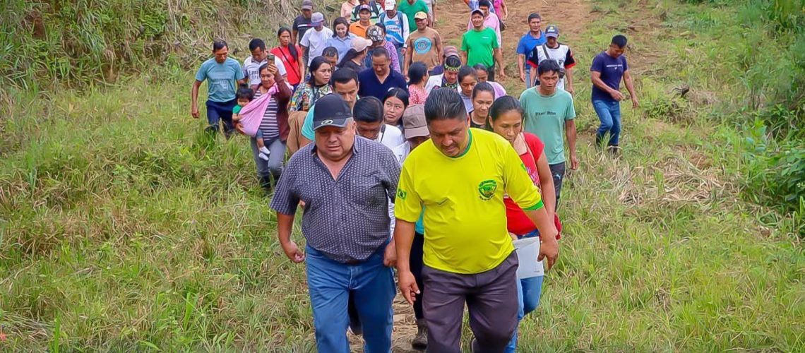 reunión de trabajo con comunidades de la parroquia hatun sumaku para fortalecer la conectividad vial