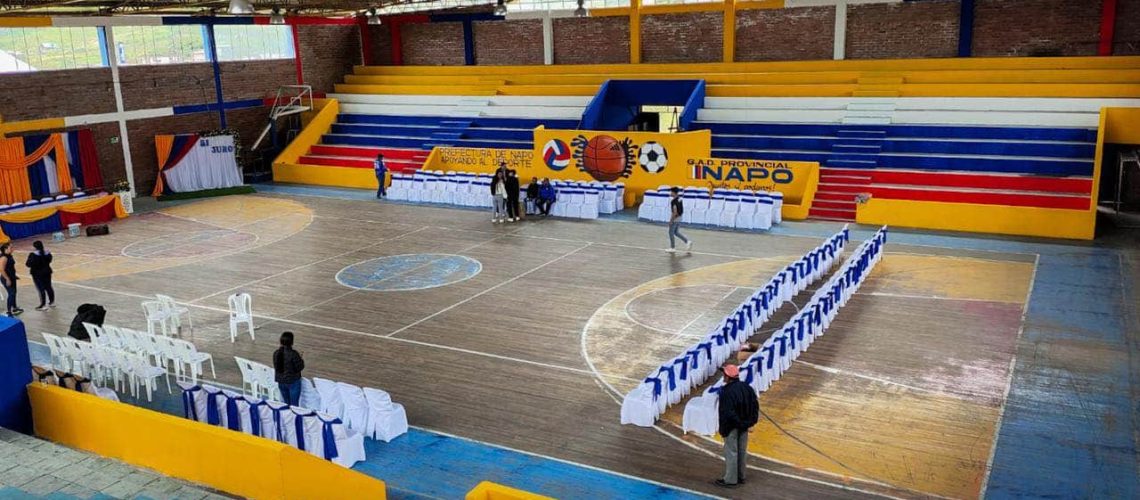 trabajos de pintura en el coliseo de baeza