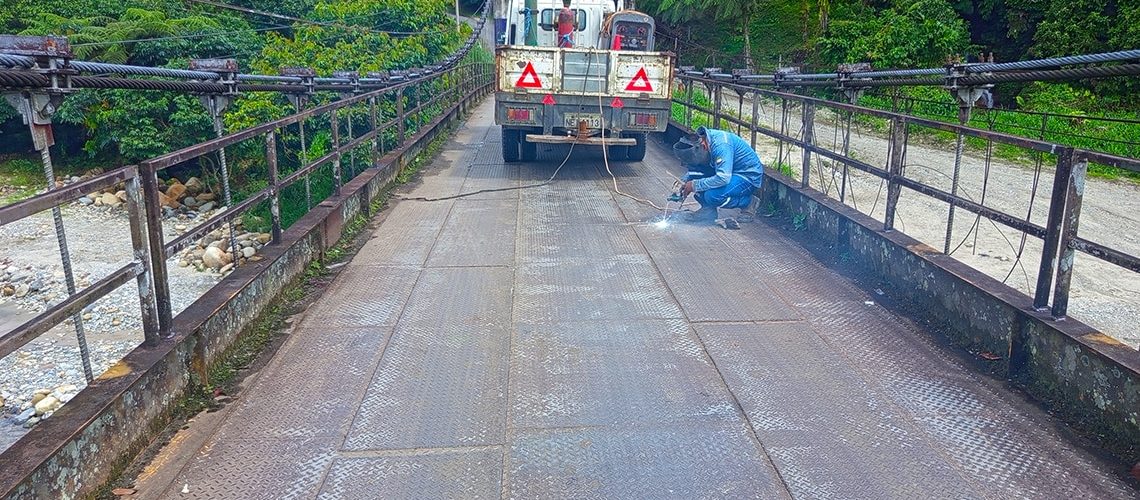 web reparacion puente sobre el rio pano pano