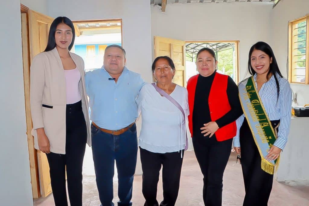 entrega de vivienda digna a la señora eli chicaiza – provincia de napo