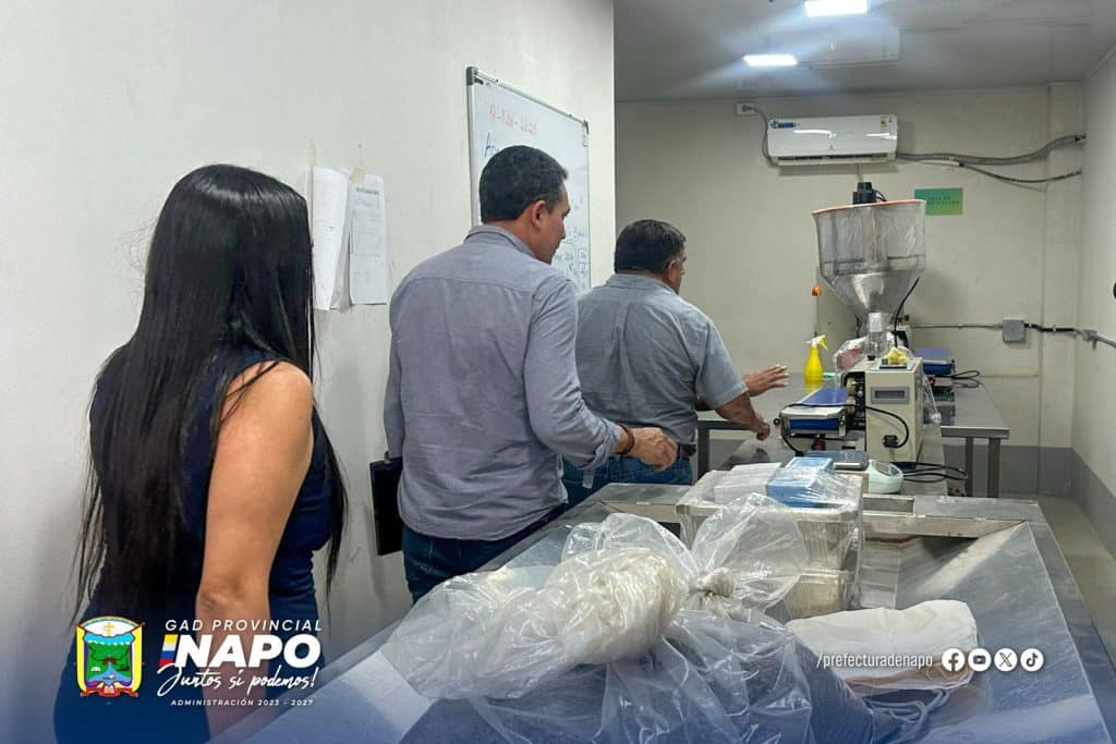 equipamiento a la asociación wiñak