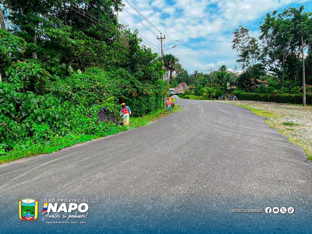 limpieza vial mejora la circulación en la “y” de ahuano – misahuallí