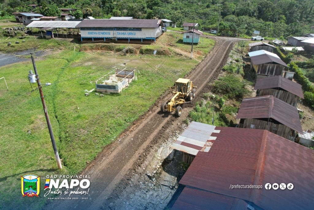 mantenimiento de más de 8 km de carretera comunidad tamia urku