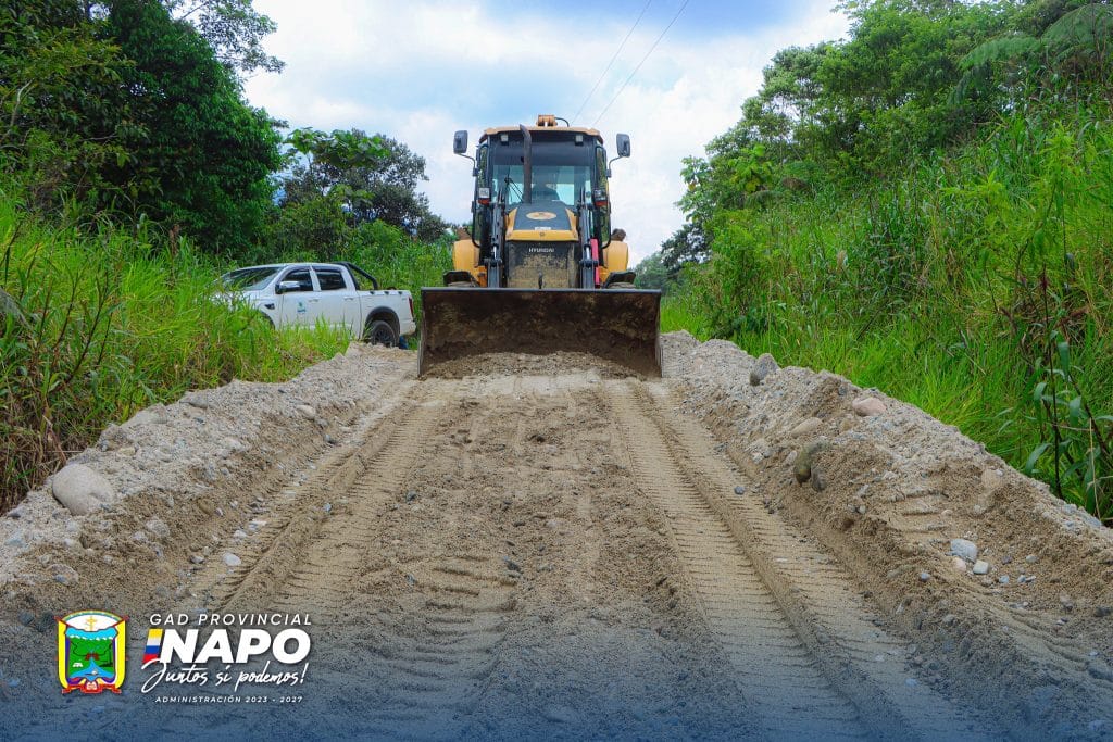 mantenimiento vial en la comunidad nueva esperanza – parroquia cotundo