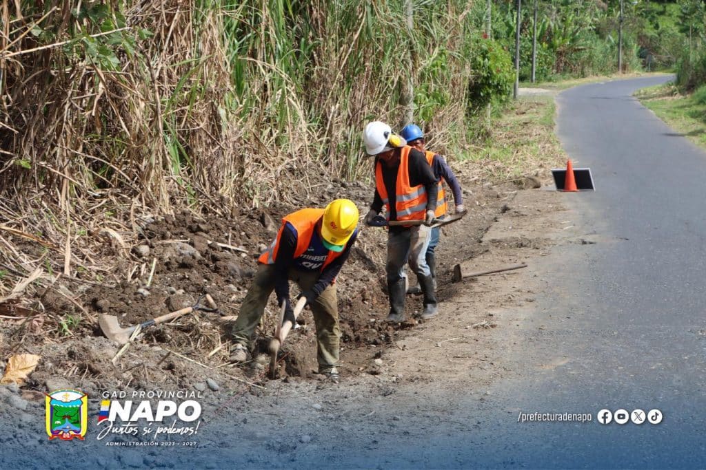 mantenimiento vial en la vía awayacu – lushianta