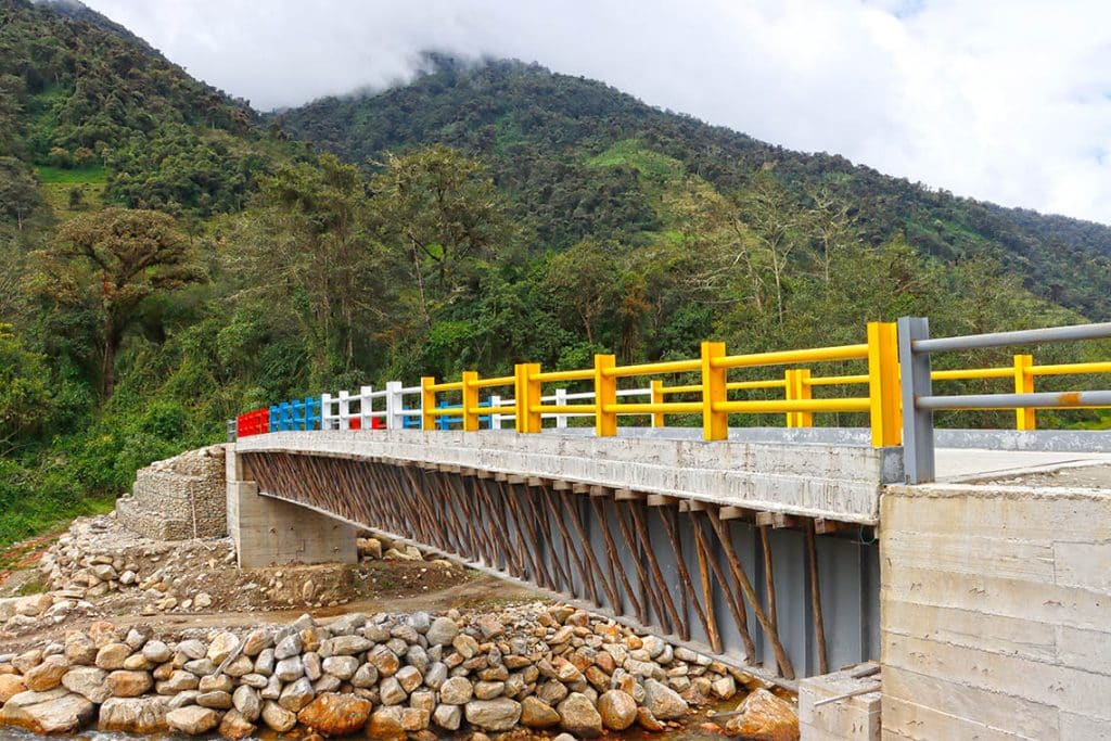 oyacachi río jariyacu inaugración de puente