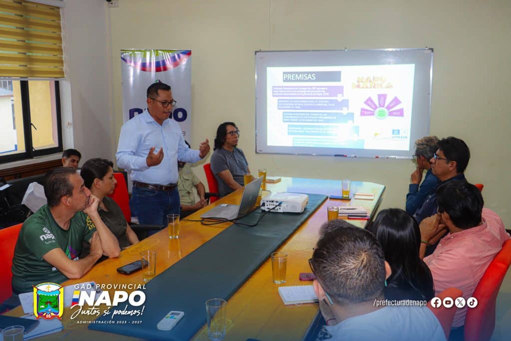 reunión de trabajo para fortalecer el turismo en la provincia de napo