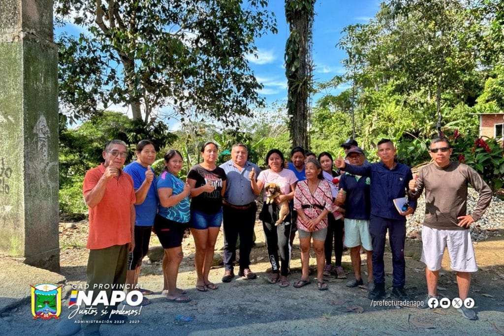 reunión y recorrido de obras viales en el barrio amazonas – cantón tena