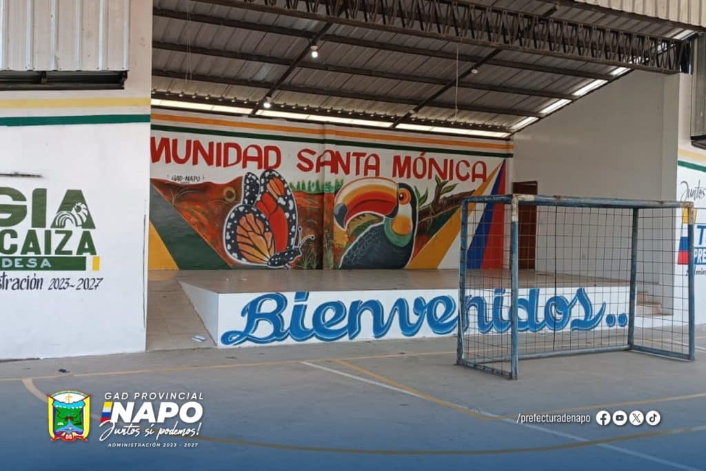trabajos de pintura de la cancha cubierta en la comunidad de santa mónica