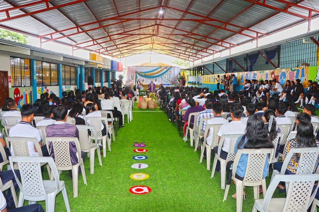 web acto de inauguracion salon de uso multiple en la parrooquia cotundo