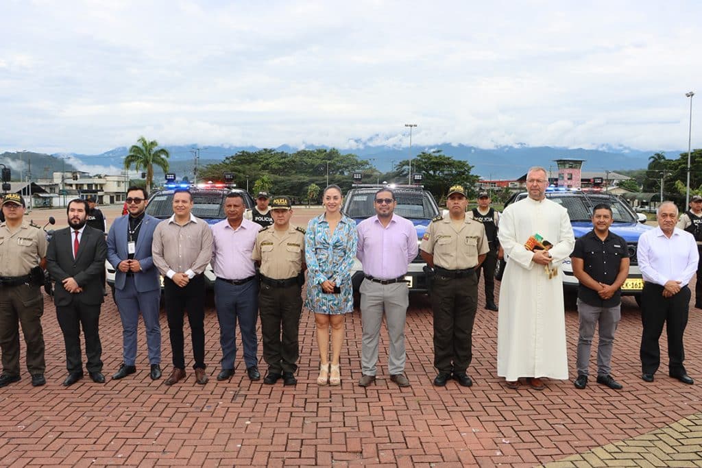 web ceremonia de entrega de patrulleros a disposicion de la ciudadania de la provncia de napo,por parte del estado ecuatoriano
