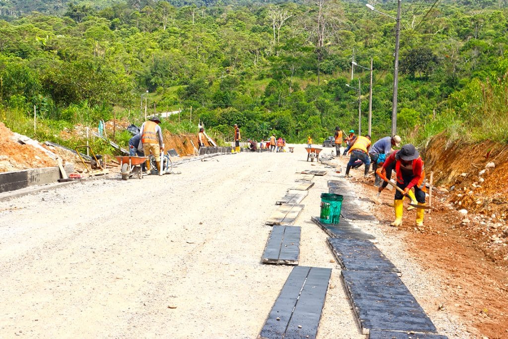 web cunetas y bordillos san vicente vía bajo shicama