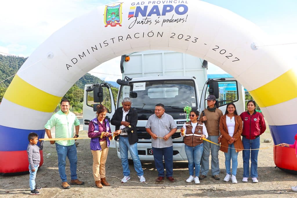 web entrega de un camión de 6 toneladas al gad parroquial de linares