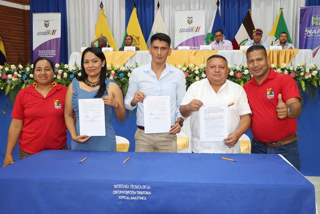 web firmamos el convenio de asignación de recursos económicos para para la ampliación y asfaltado de la vía la florida comunidad josé tanguila