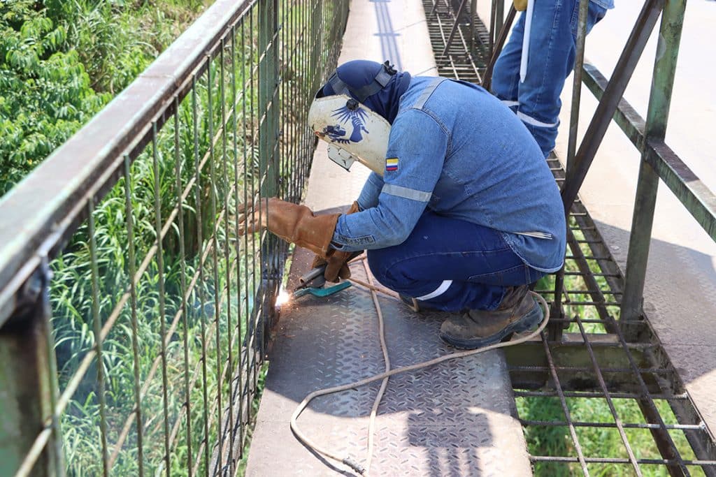 web mantenimiento del puente sector canoa yaku tena