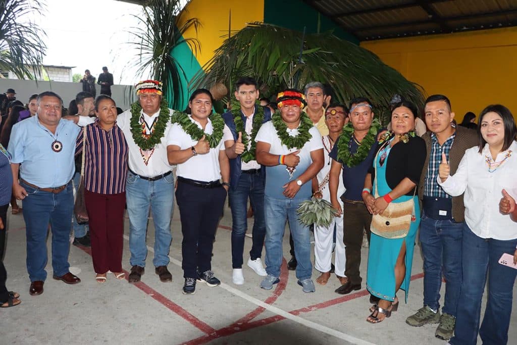 web wayusa upina en chamvira visita del ministro de la amazonia